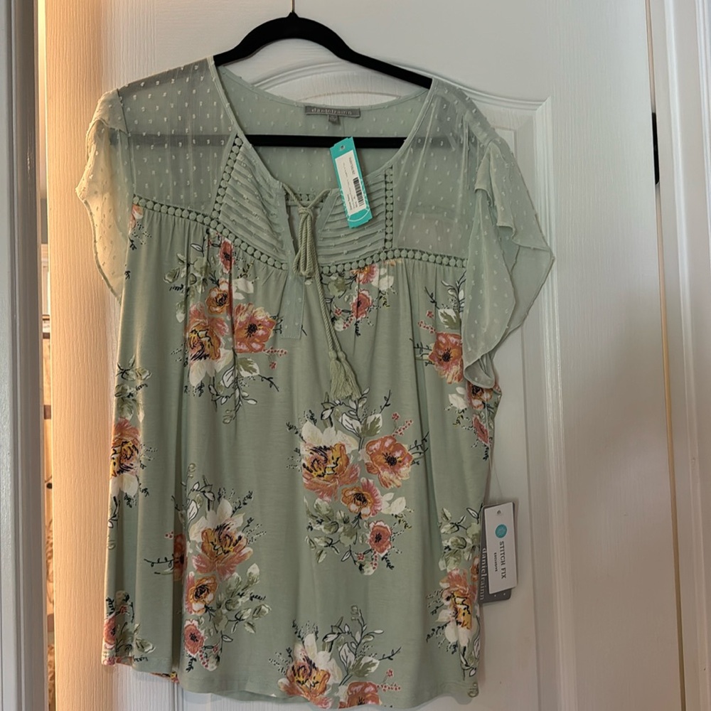 Light green floral, short sleeve blouse
